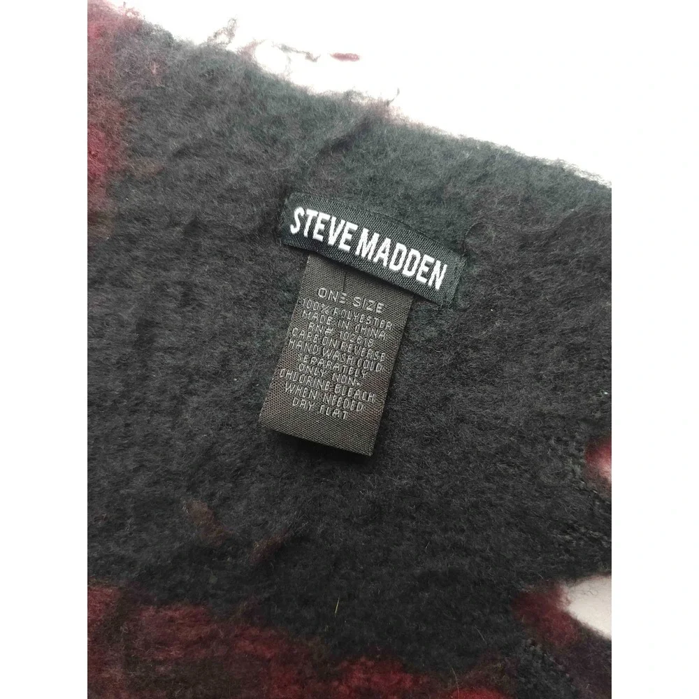 Steve Madden Scarf One Size Red Black Buffalo Fringe Grunge Indie Sleaze Winter